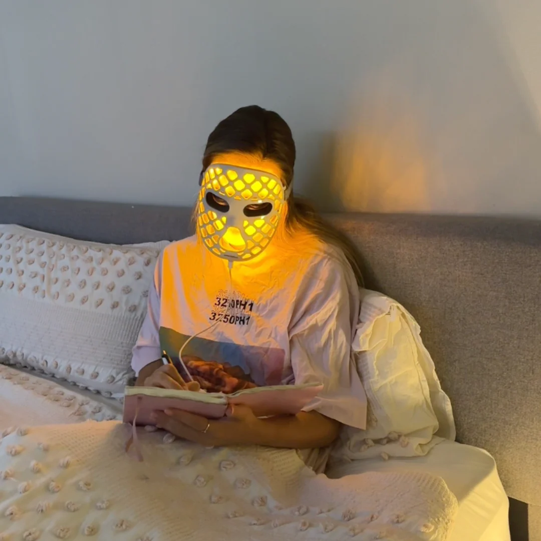 Peachaboo Glo Aurora Silicone LED Light Therapy Mask (with NIR) - Image 2